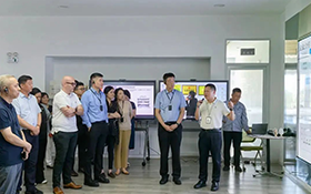 企業(yè)互訪，共結紐帶 ——施耐德電氣與本松新材商討合作路徑